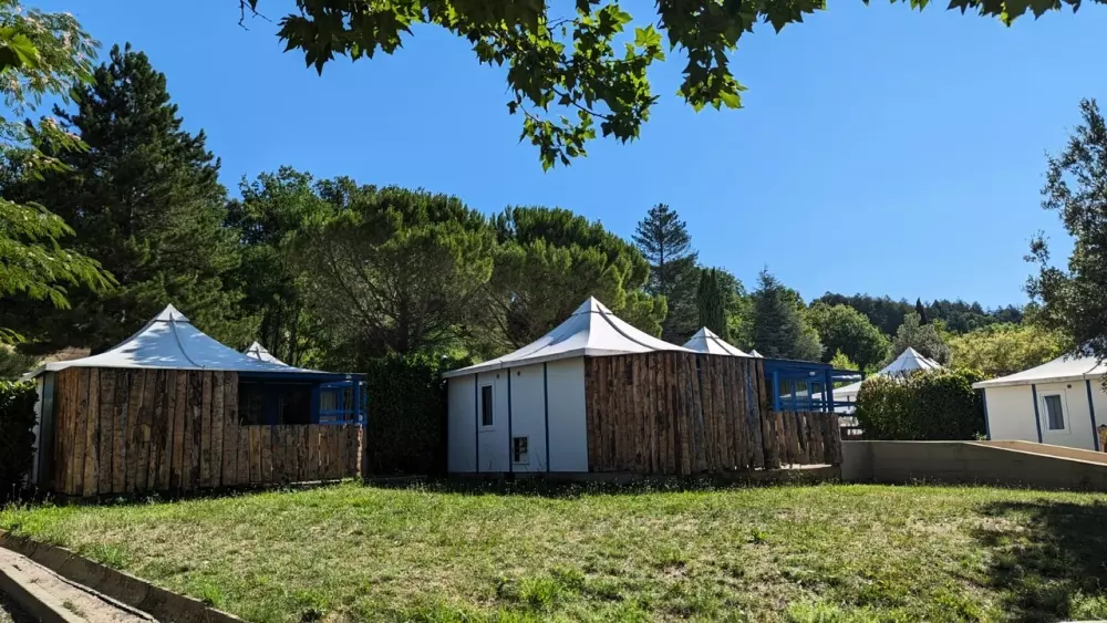 Camping Ushuaïa Villages des Sources3 étoiles★★★