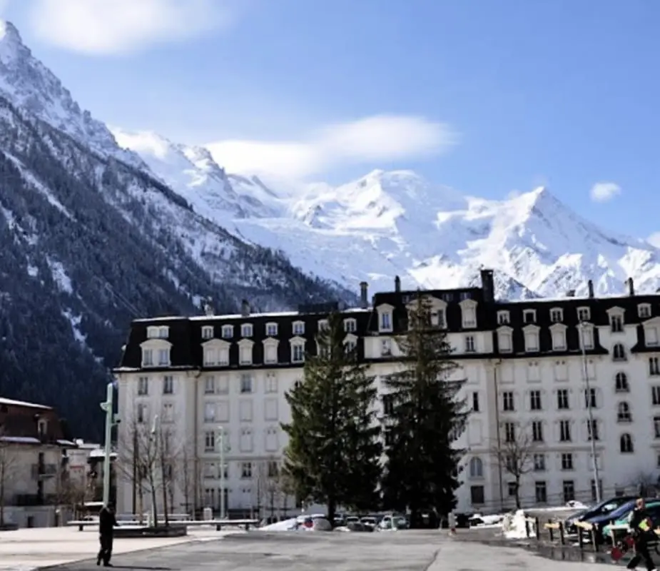 Teljes centre-view-Mont-blanc-Parking
