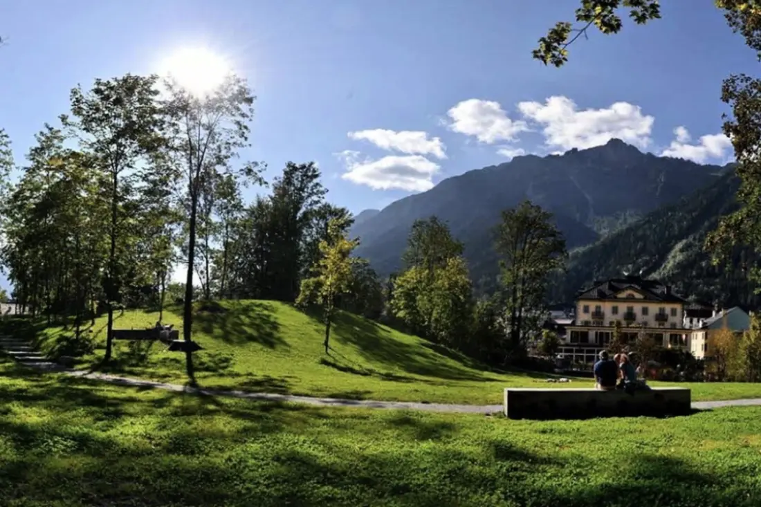Teljes centre-view-Mont-blanc-Parking