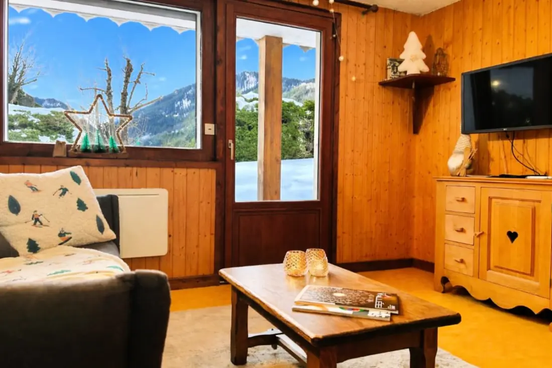 Cosy with Garden, Parkolás és Mont-blanc View