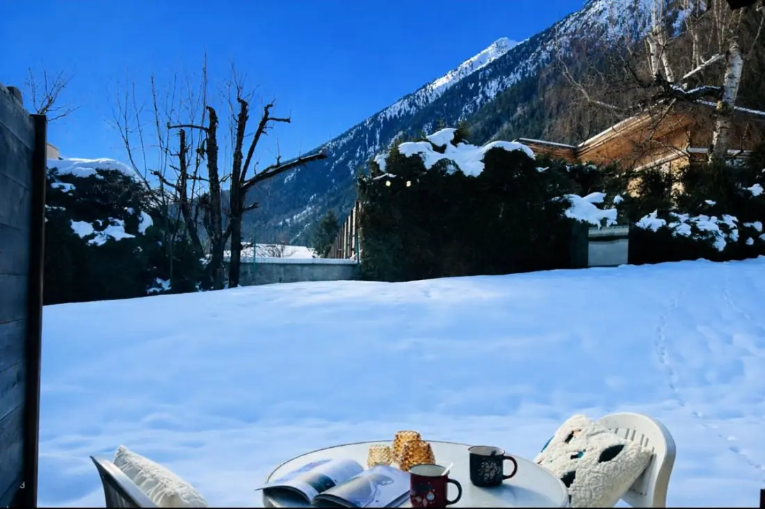 Cosy with Garden, Parkolás és Mont-blanc View
