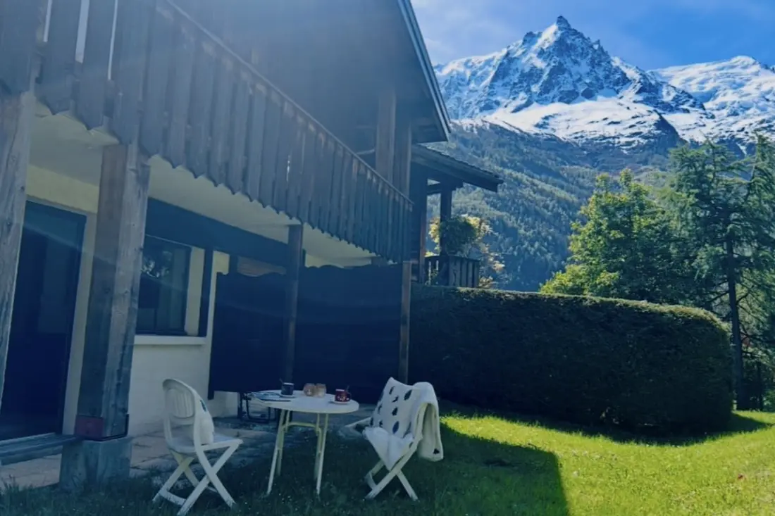 Cosy with Garden, Parkolás és Mont-blanc View