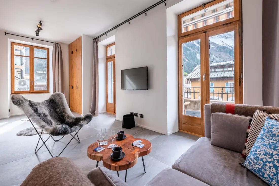 En Plein Centre From Chamonix