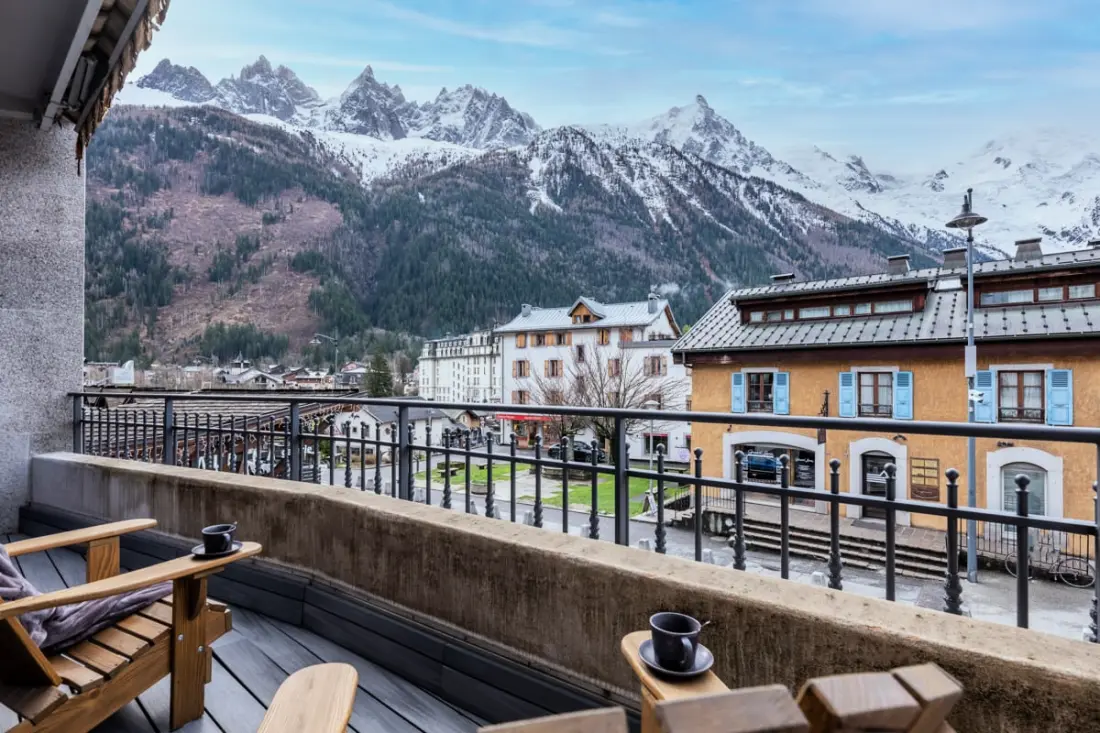 En Plein Centre From Chamonix