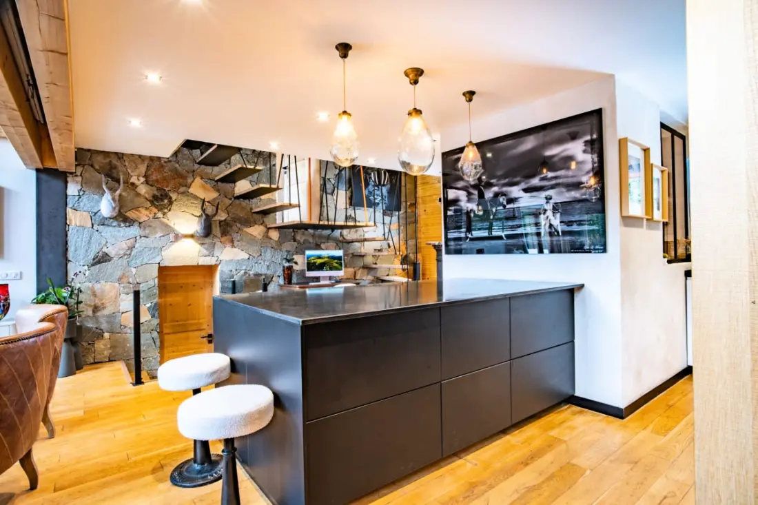 Chalet Design úszási medencével és Jacuzzival
