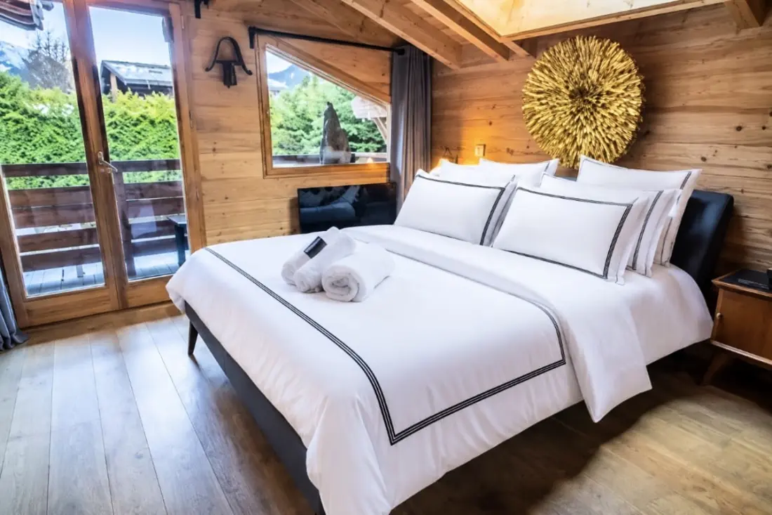Chalet Design úszási medencével és Jacuzzival