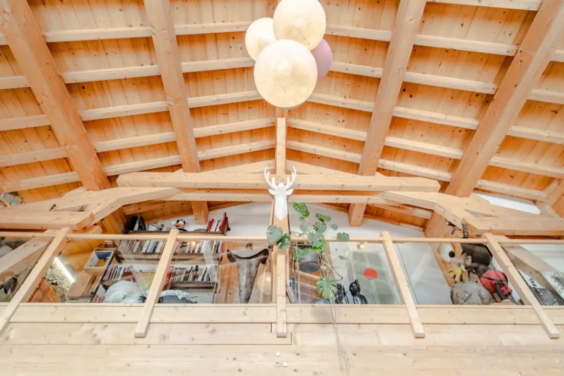 Chalet Design úszási medencével és Jacuzzival