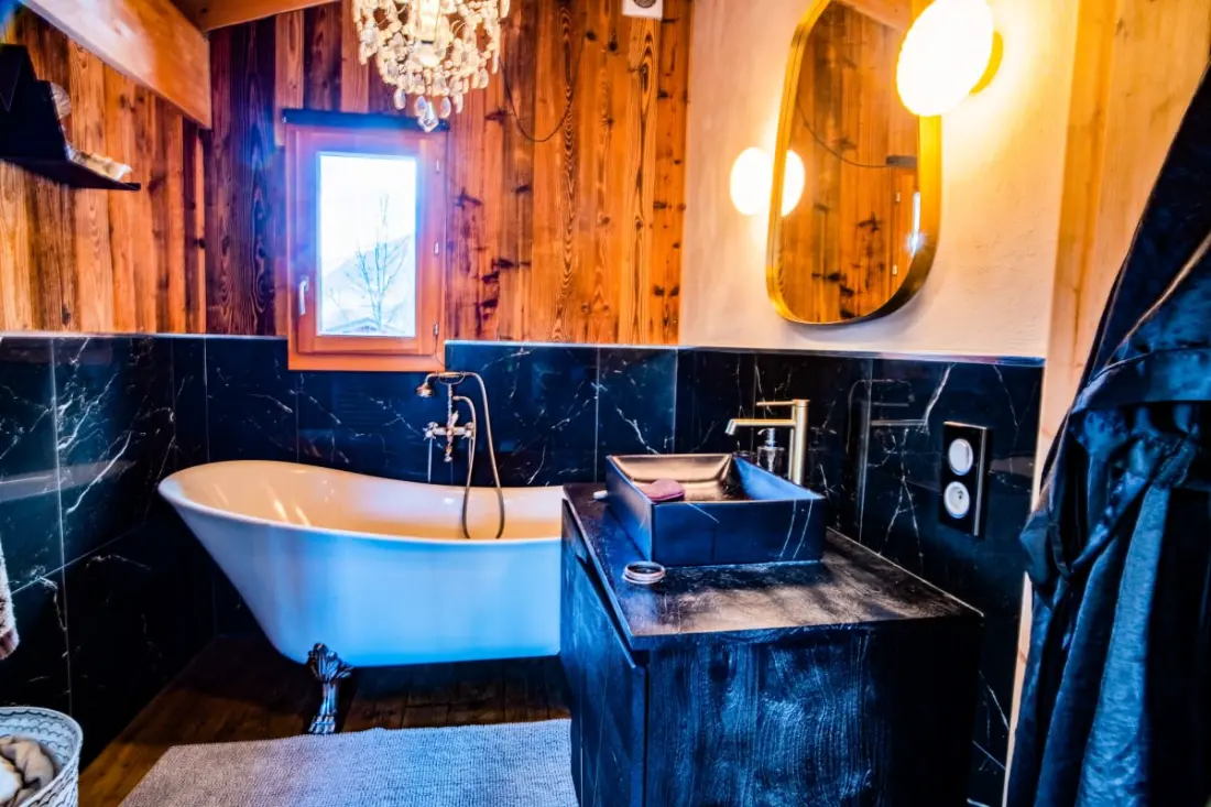 Chalet Design úszási medencével és Jacuzzival