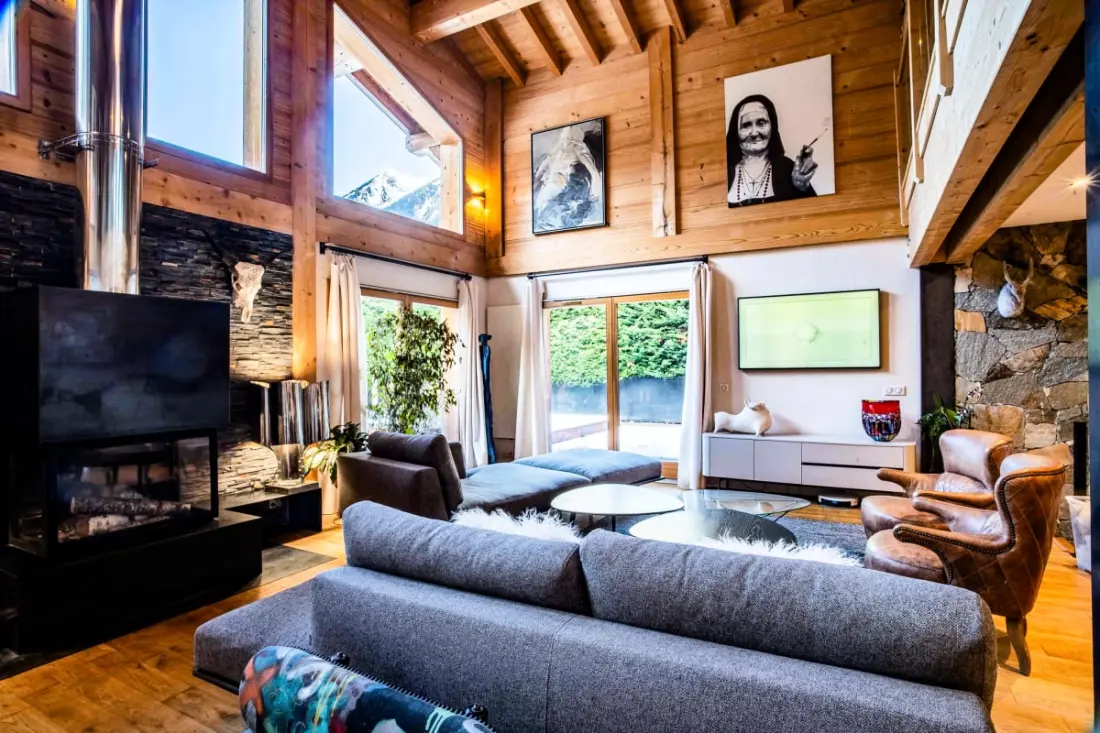 Chalet Design úszási medencével és Jacuzzival