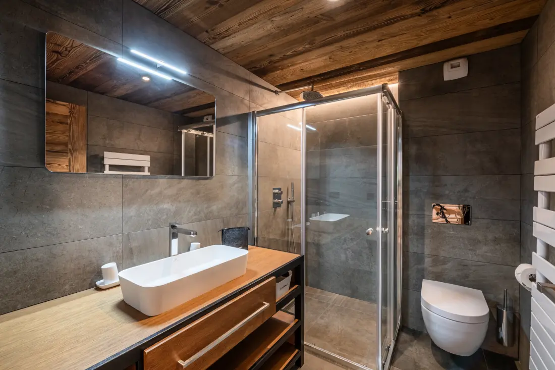 Black Wood Residence
