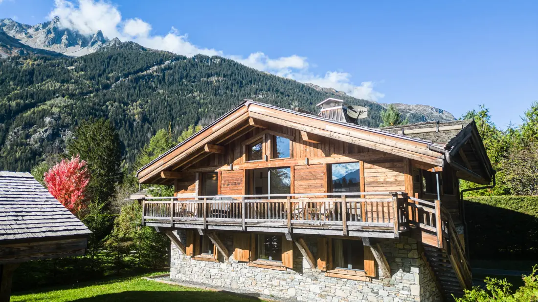 Black Wood Residence