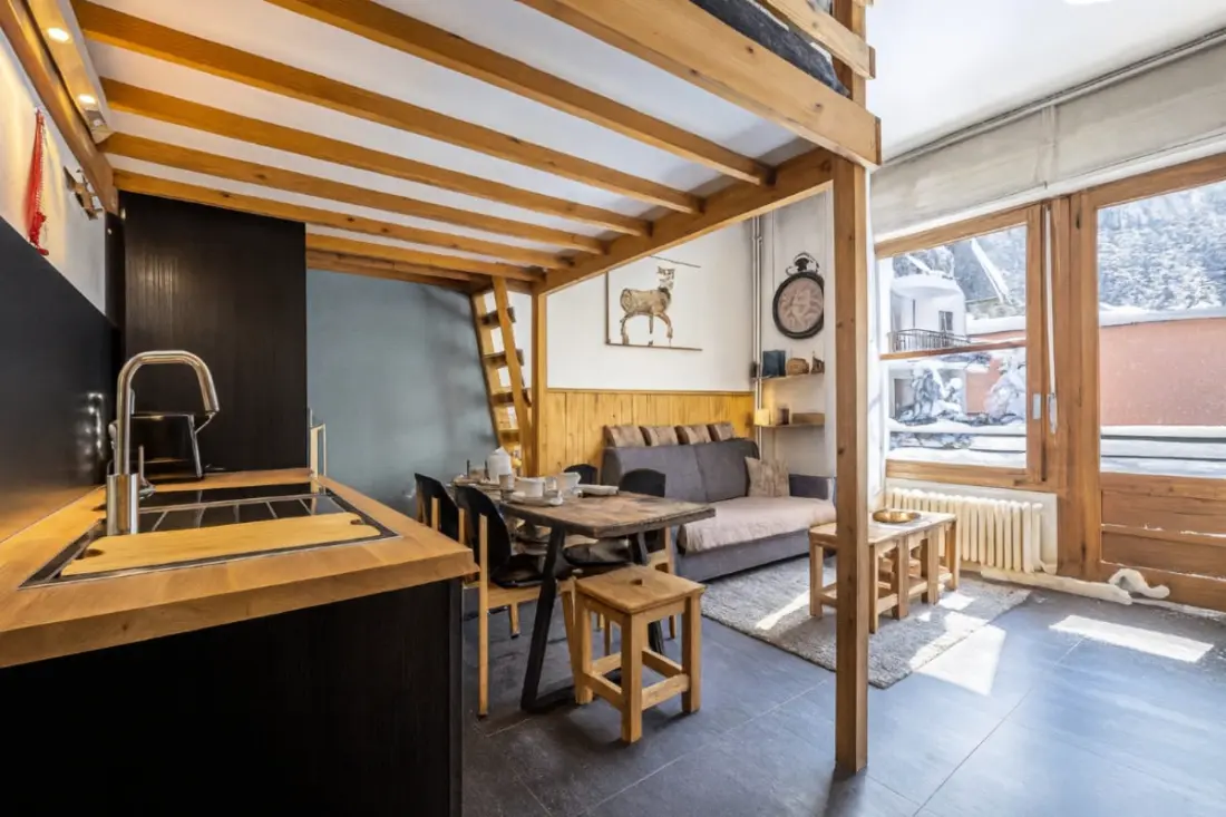 Warm Harbour in Chamonix with Balcony