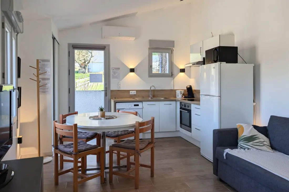 Le Lac Bleu Residence, Private Beach Lake Paladru