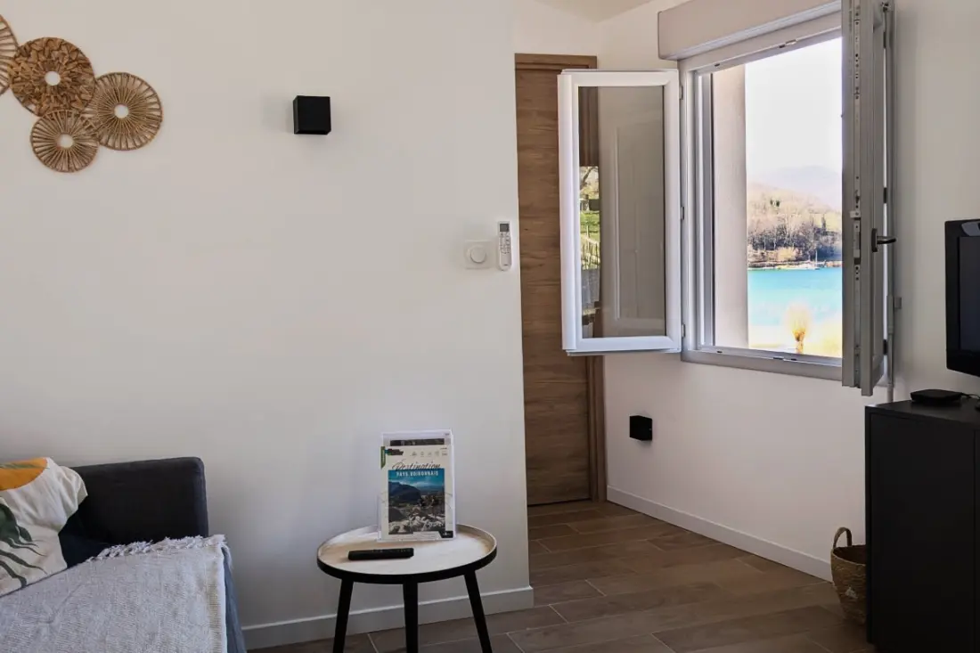 Le Lac Bleu Residence, Private Beach Lake Paladru