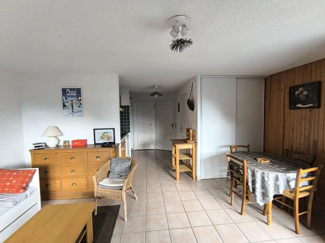 Wohnsitz 3 PIECES 5 PERSONEN