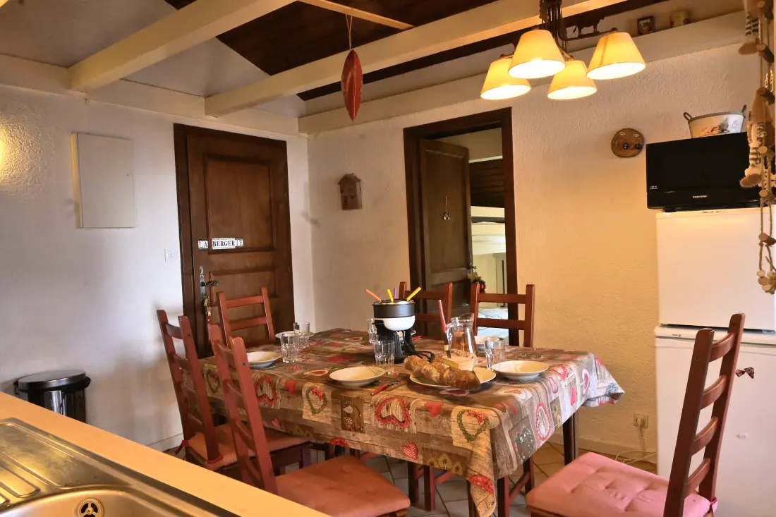 Residence 3 PIES 6 PERSONALI