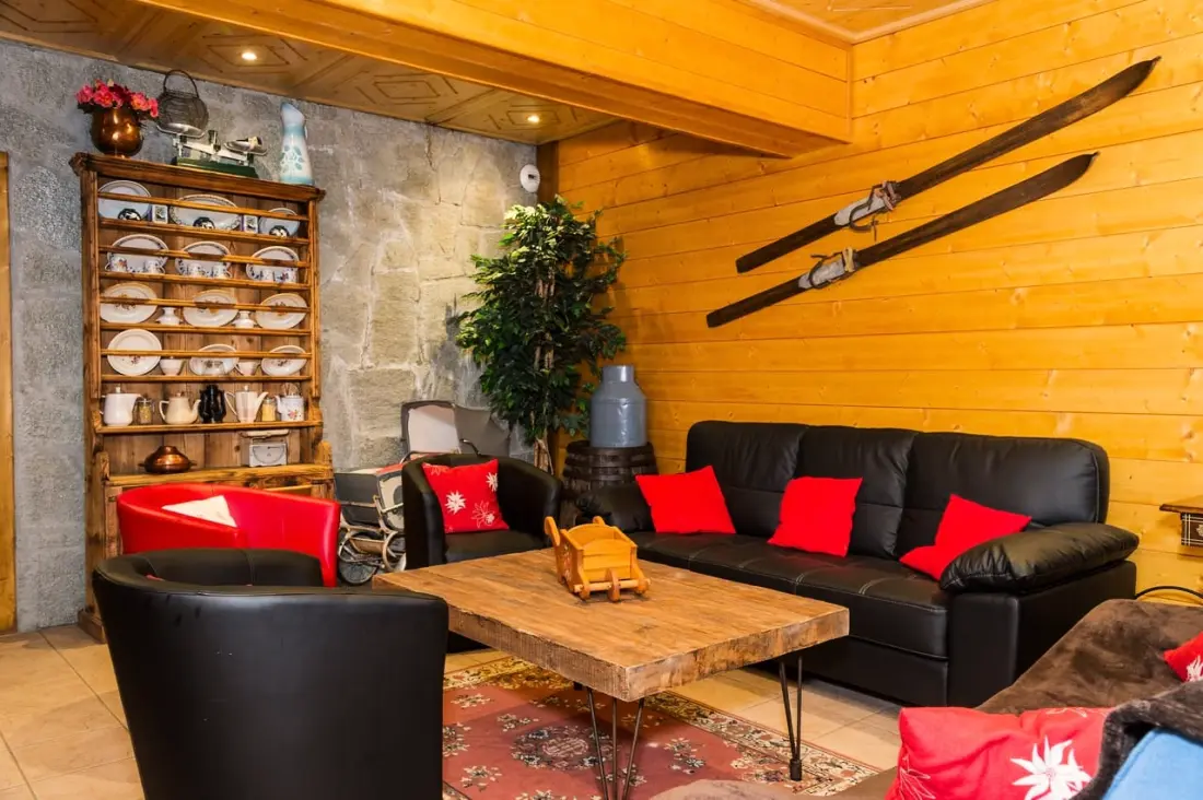 Residence 8 PIECES 20 PERSONEN