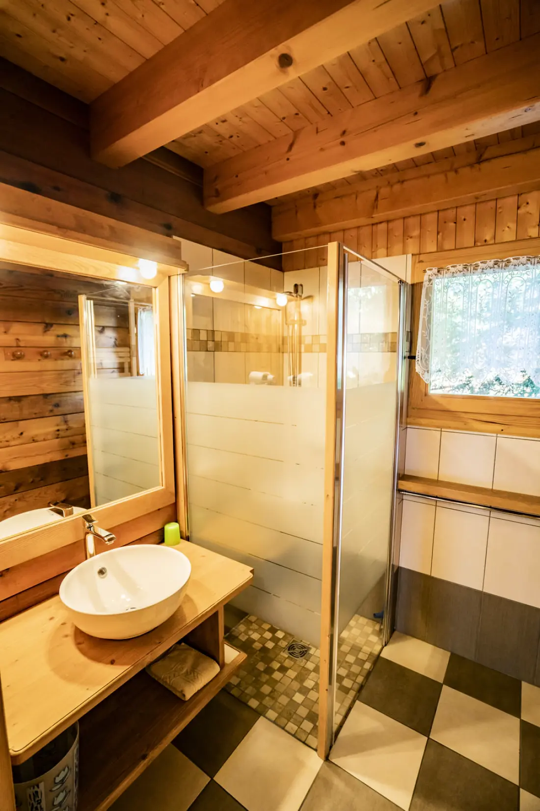 CHALET 9