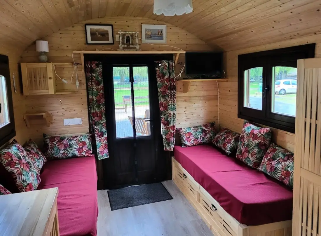 CAMPING THE GUE