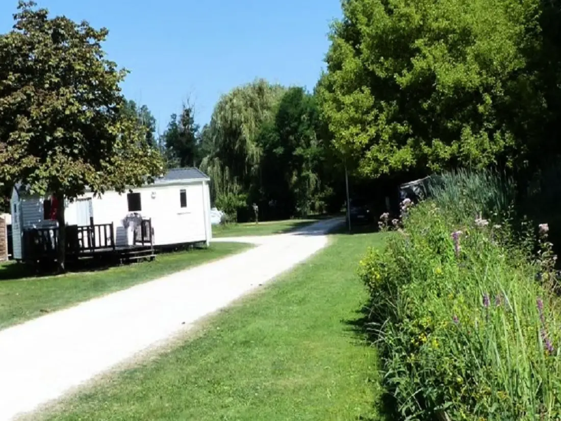 CAMPING THE GUE