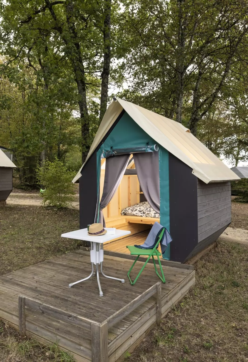 Ushuaïa Villages - Camping au Bois Joli 4 Gwiazdy★★★★