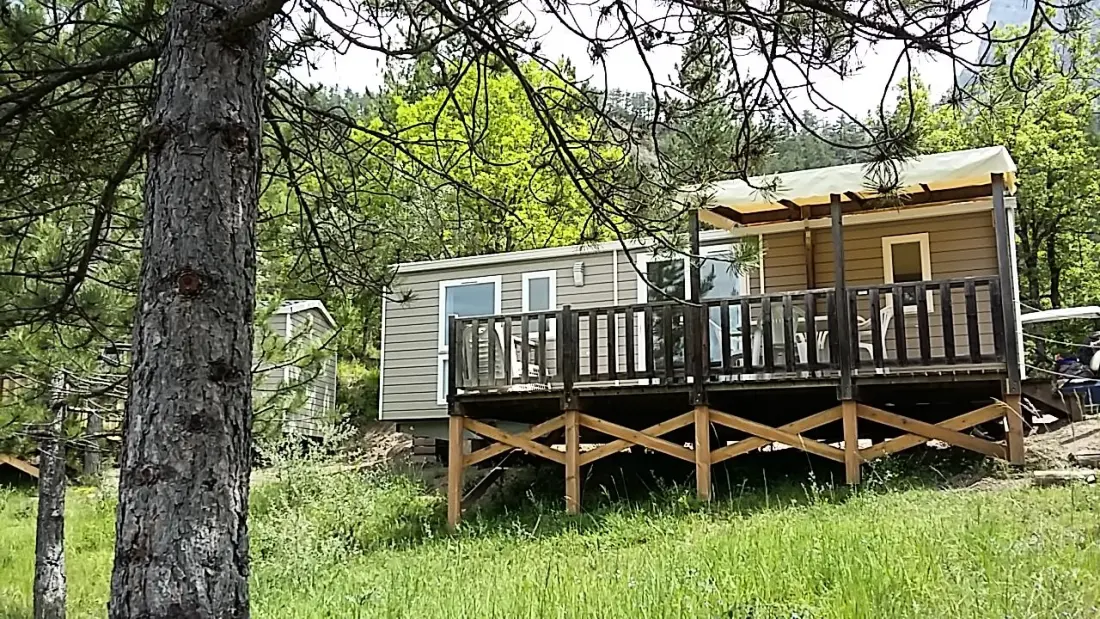 Flower Camping Le Clot du Jay 3 Csillagok★★★