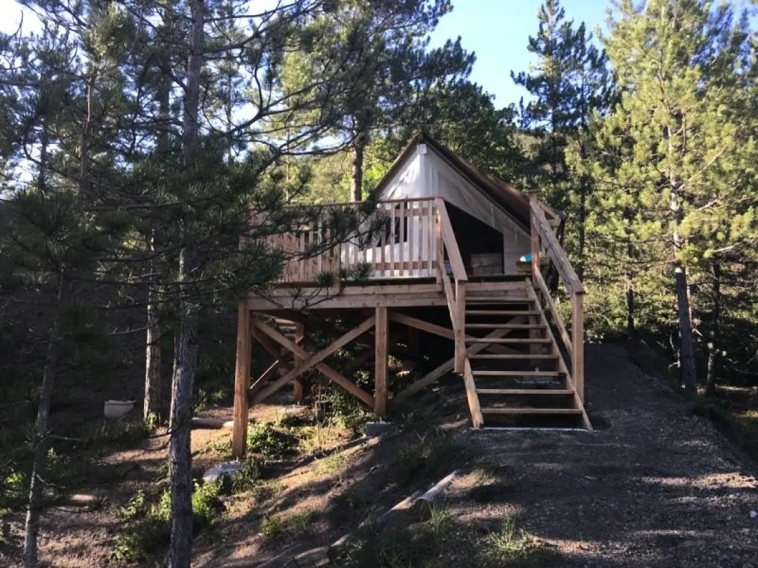 Flower Camping Le Clot du Jay 3 Csillagok★★★