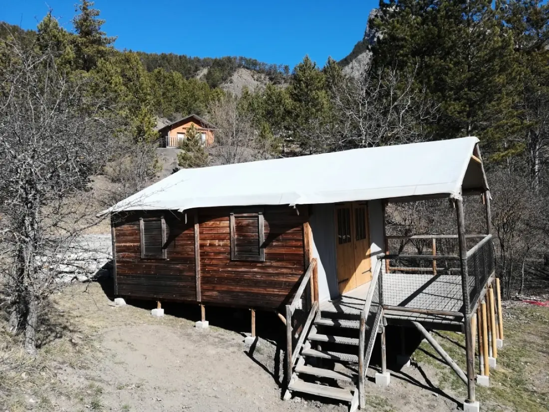 Flower Camping Le Clot du Jay 3 Csillagok★★★