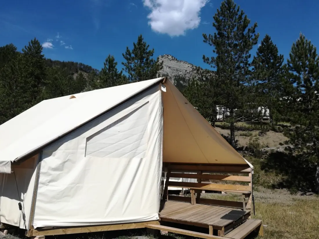 Flower Camping Le Clot du Jay 3 Csillagok★★★