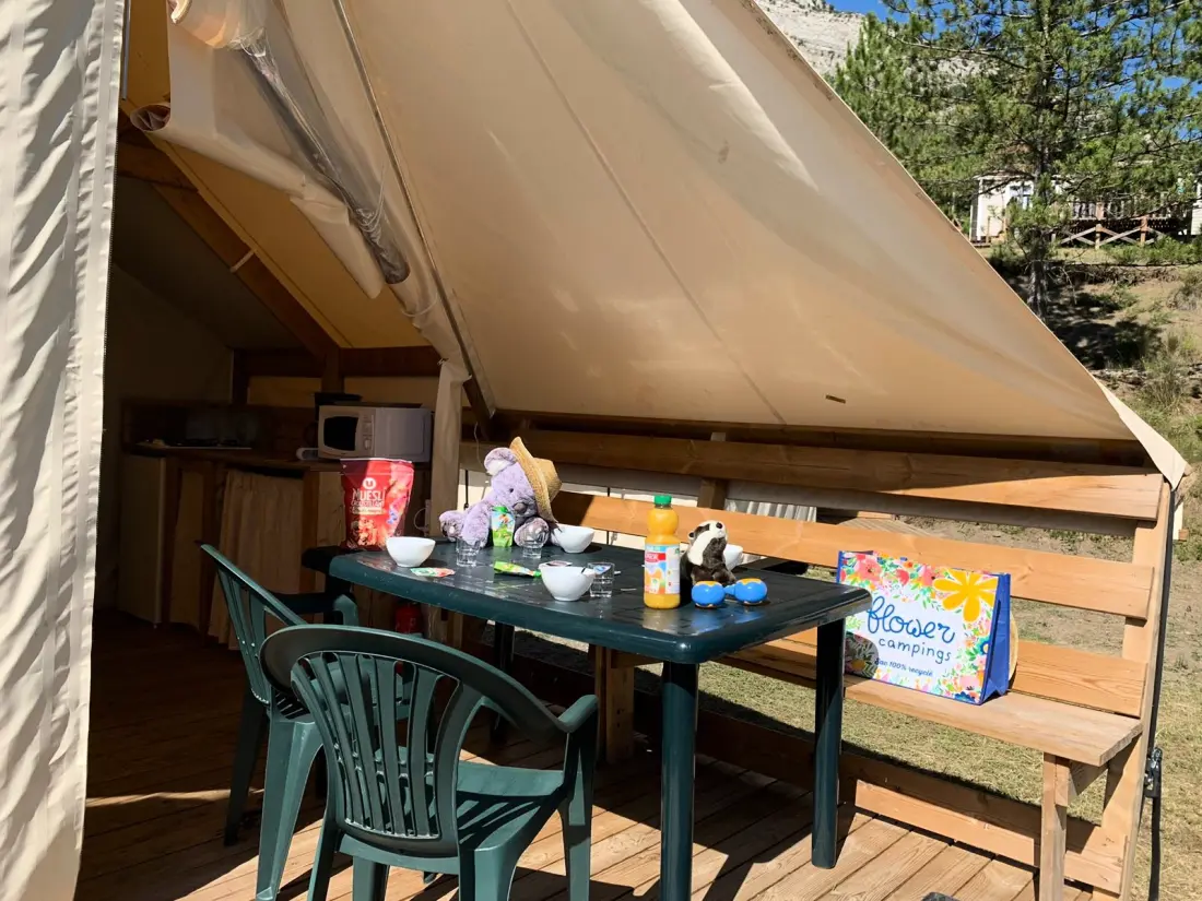 Flower Camping Le Clot du Jay 3 Csillagok★★★