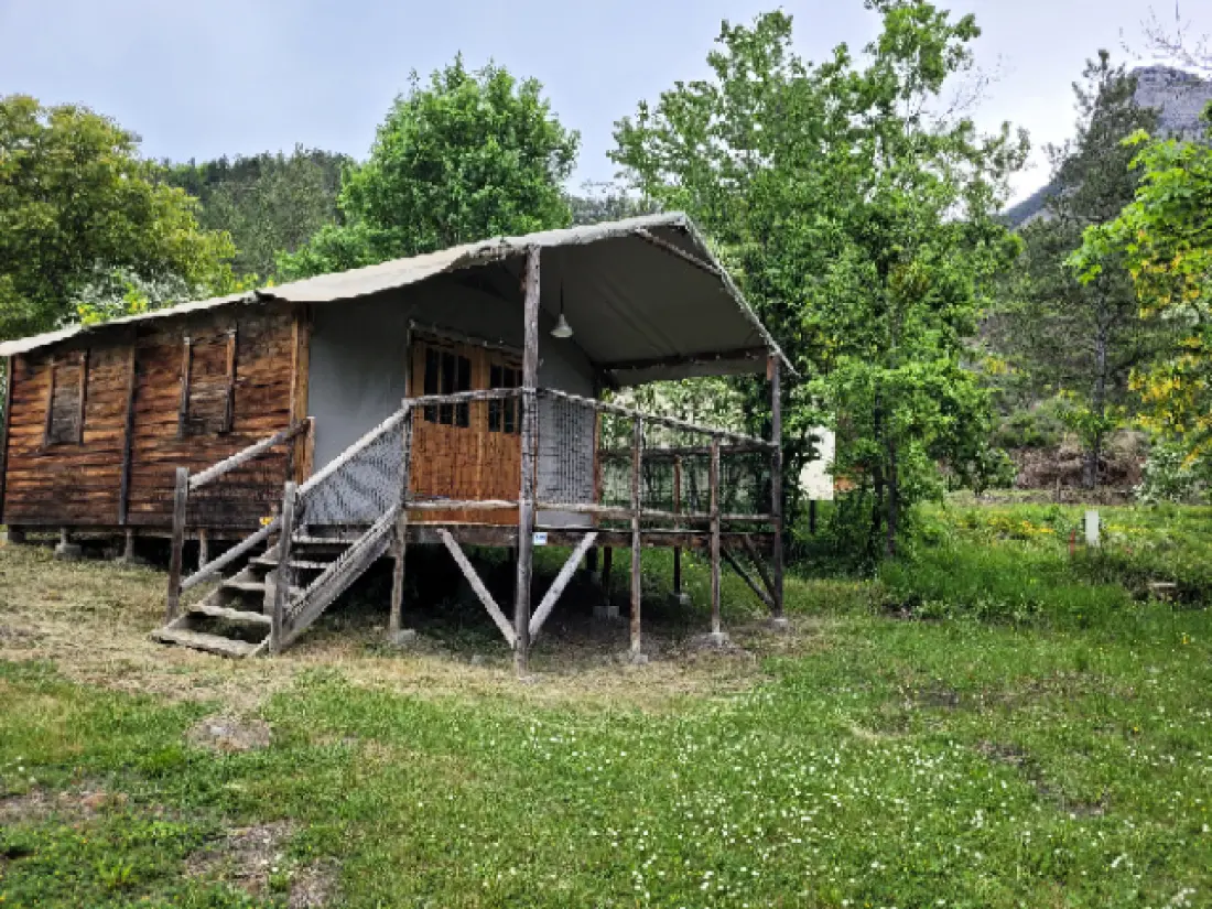 Flower Camping Le Clot du Jay 3 Csillagok★★★