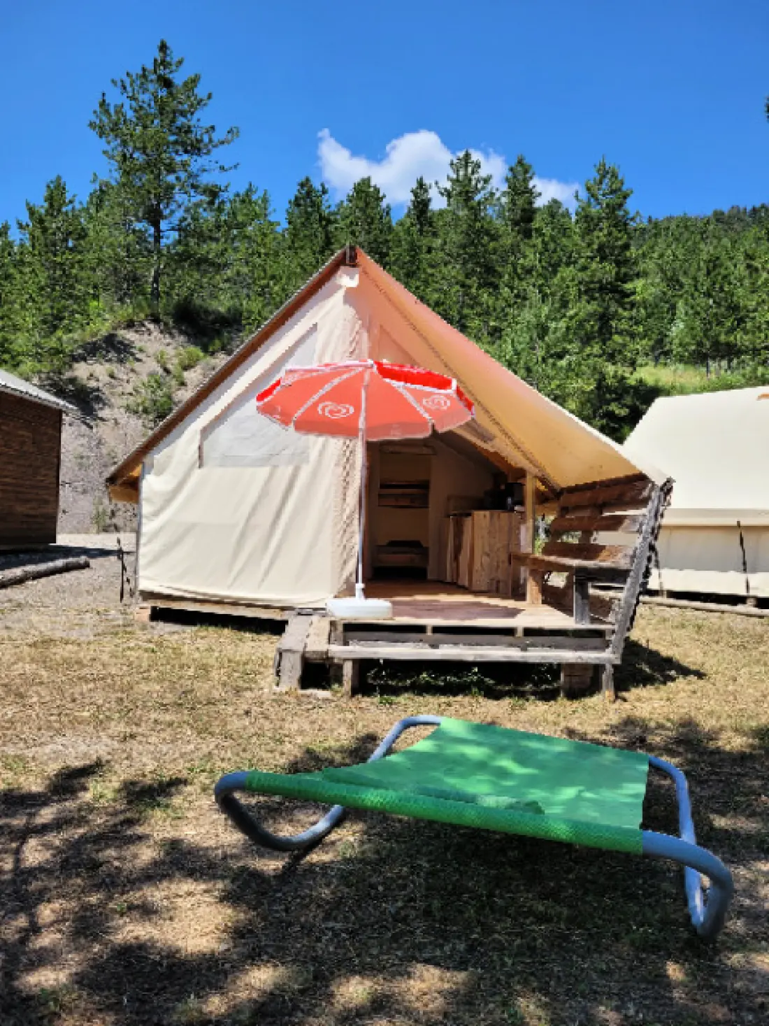 Flower Camping Le Clot du Jay 3 Csillagok★★★