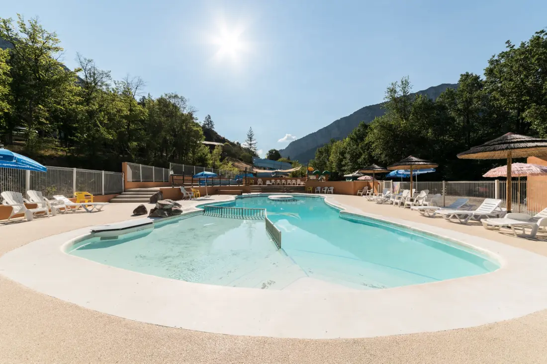 Flower Camping Le Clot du Jay 3 Csillagok★★★