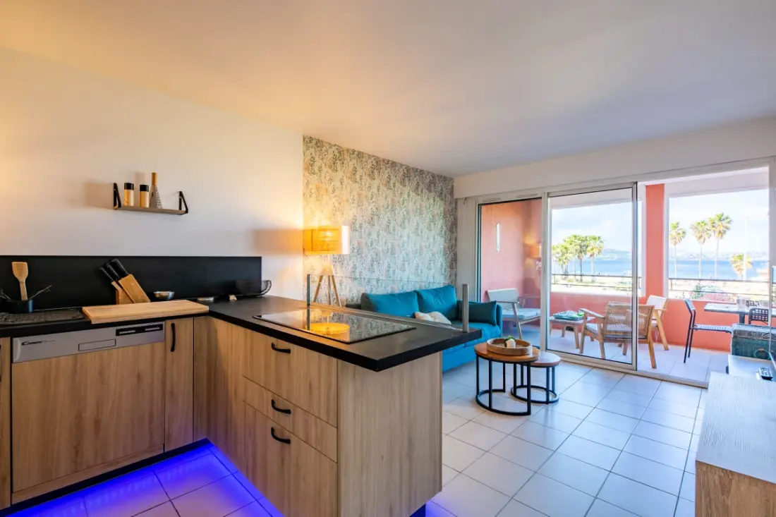 La Pearl Marine Apartment -