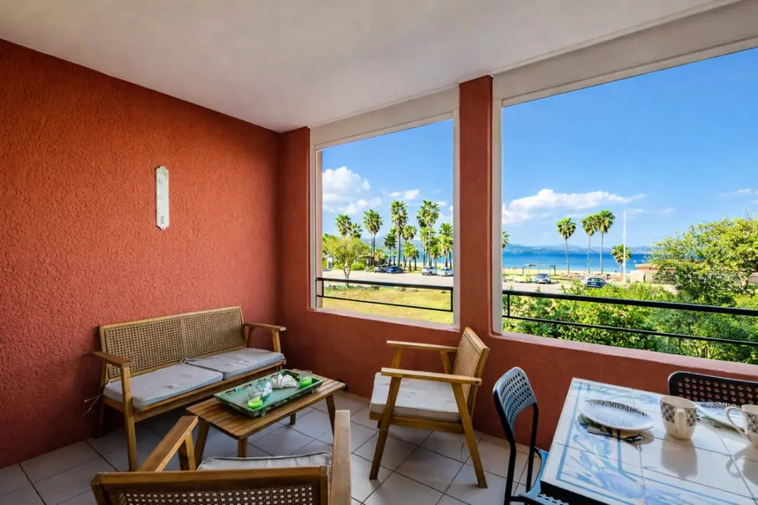 La Pearl Marine Apartment -