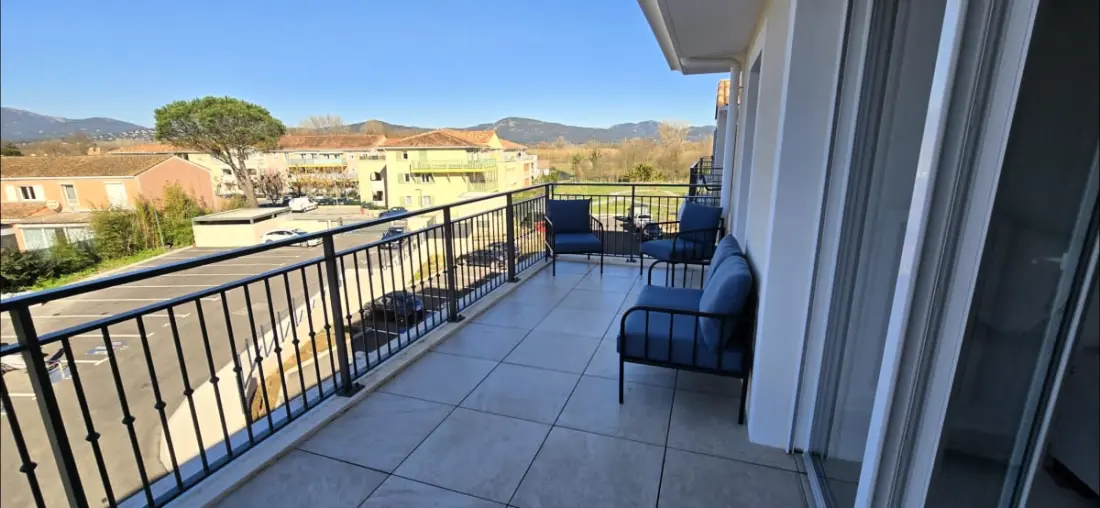 Schöne Wohnung für 2 Mit Balkon