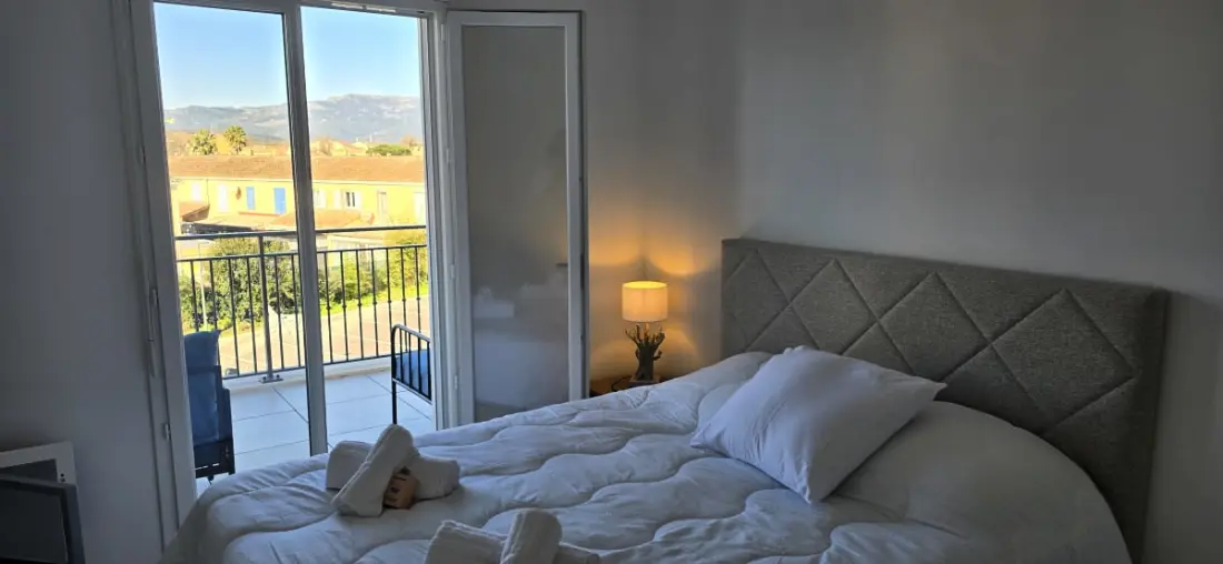 Schöne Wohnung für 2 Mit Balkon