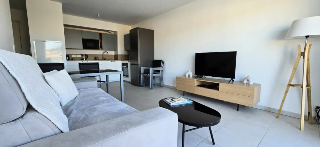 Schöne Wohnung für 2 Mit Balkon
