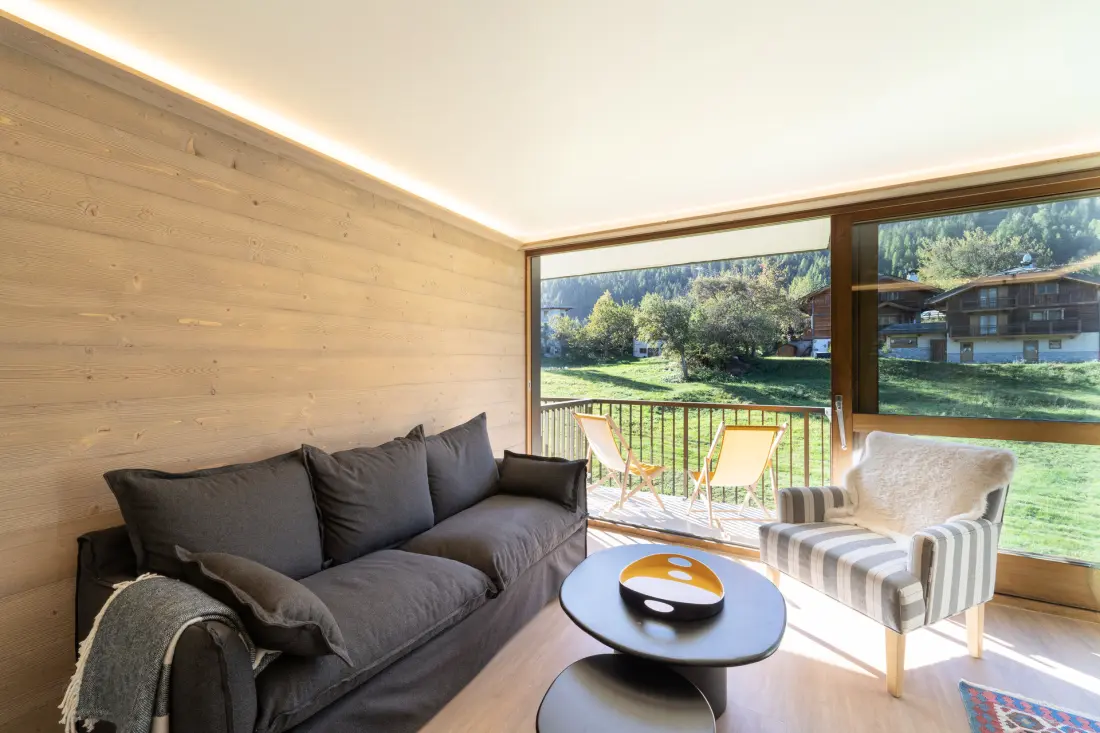 Lake Residence
