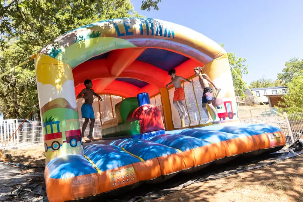 Camping Les Reflets du Quercy 4 Sterne★★★★