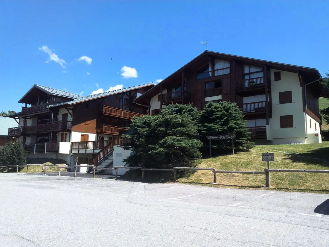 Le Cristal Residence