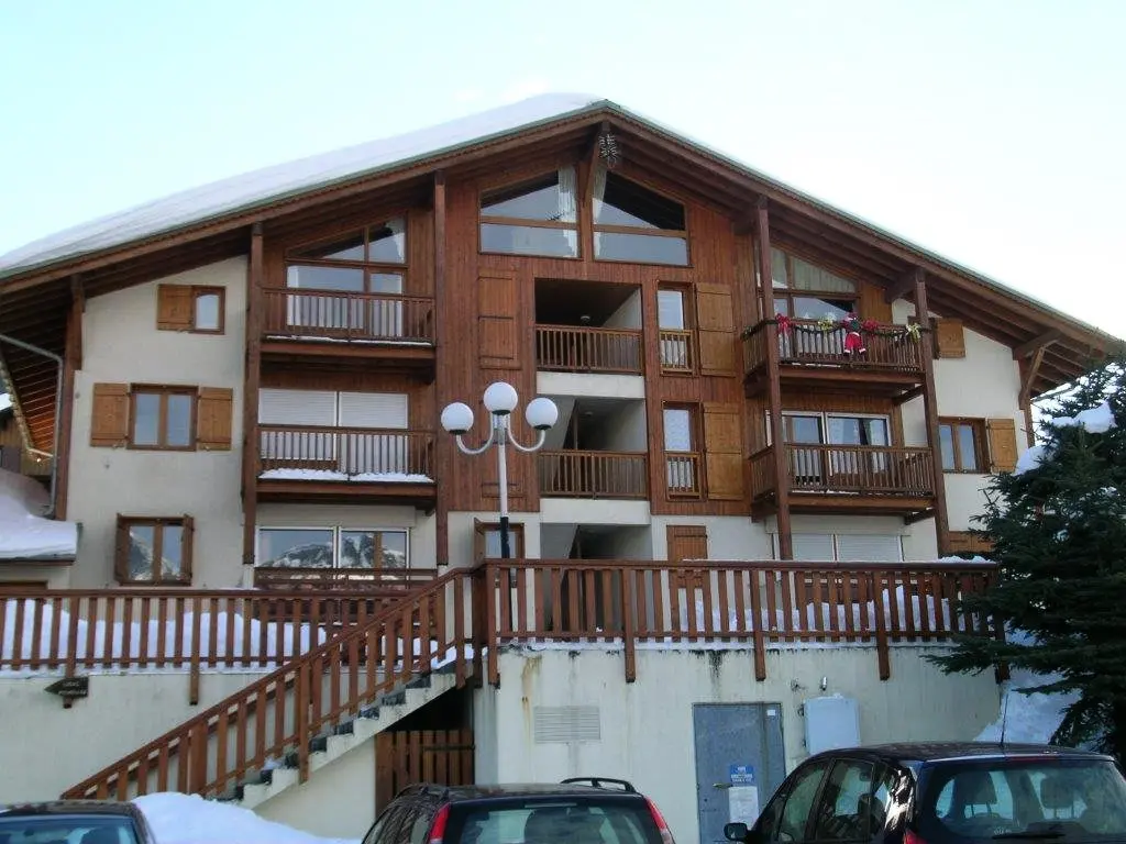 Le Cristal Residence