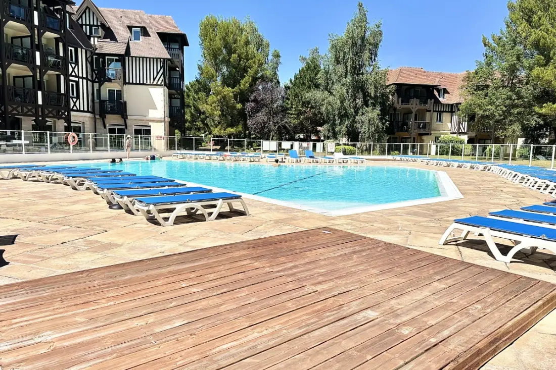 Balcony Apartman Deauville-ben