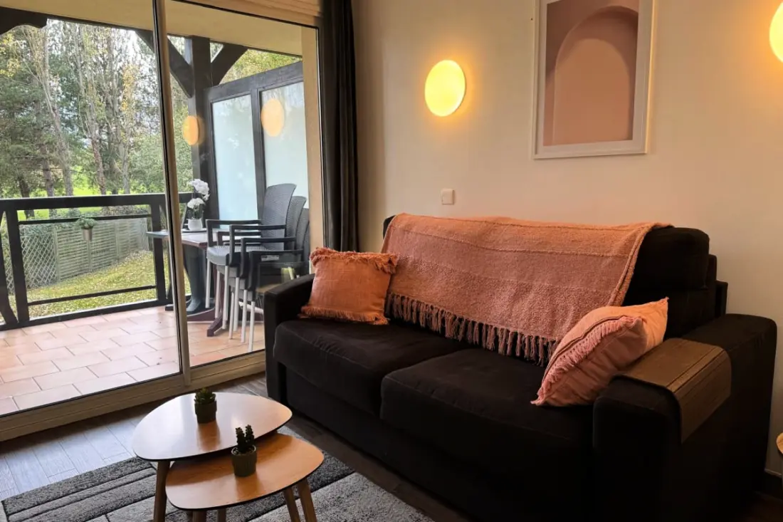 Luminous apartman medencével és erkéllyel