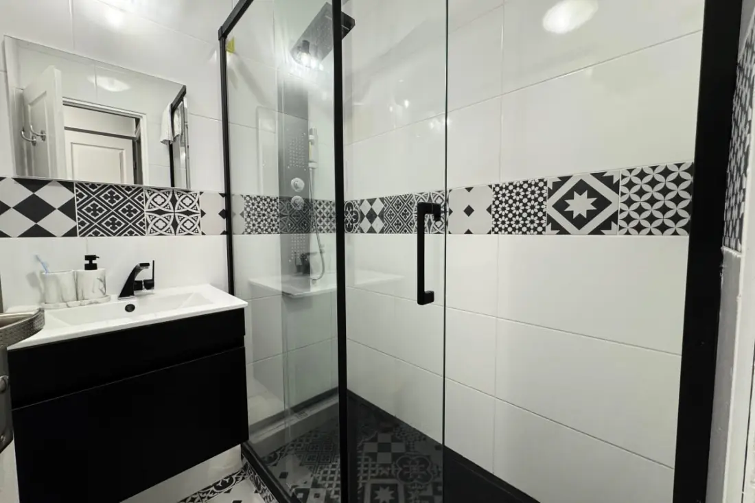 Luminous apartman medencével és erkéllyel