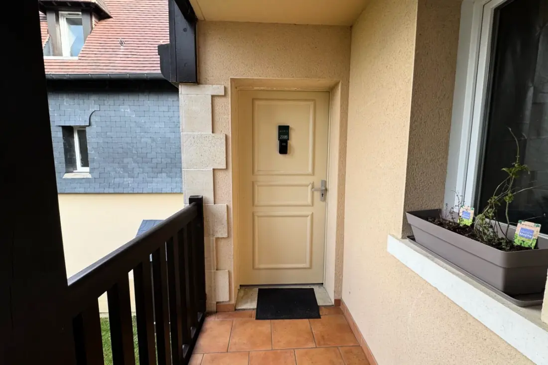 Luminous apartman medencével és erkéllyel