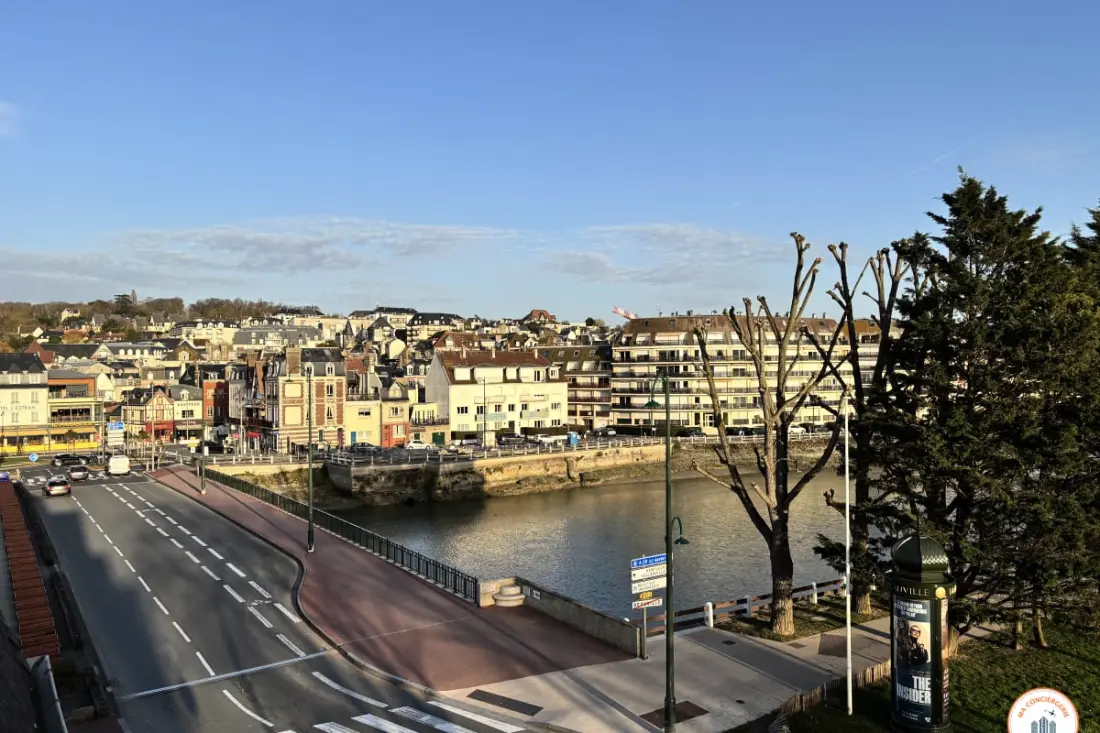 Panoramikus kilátás - Balcony - Parkolás