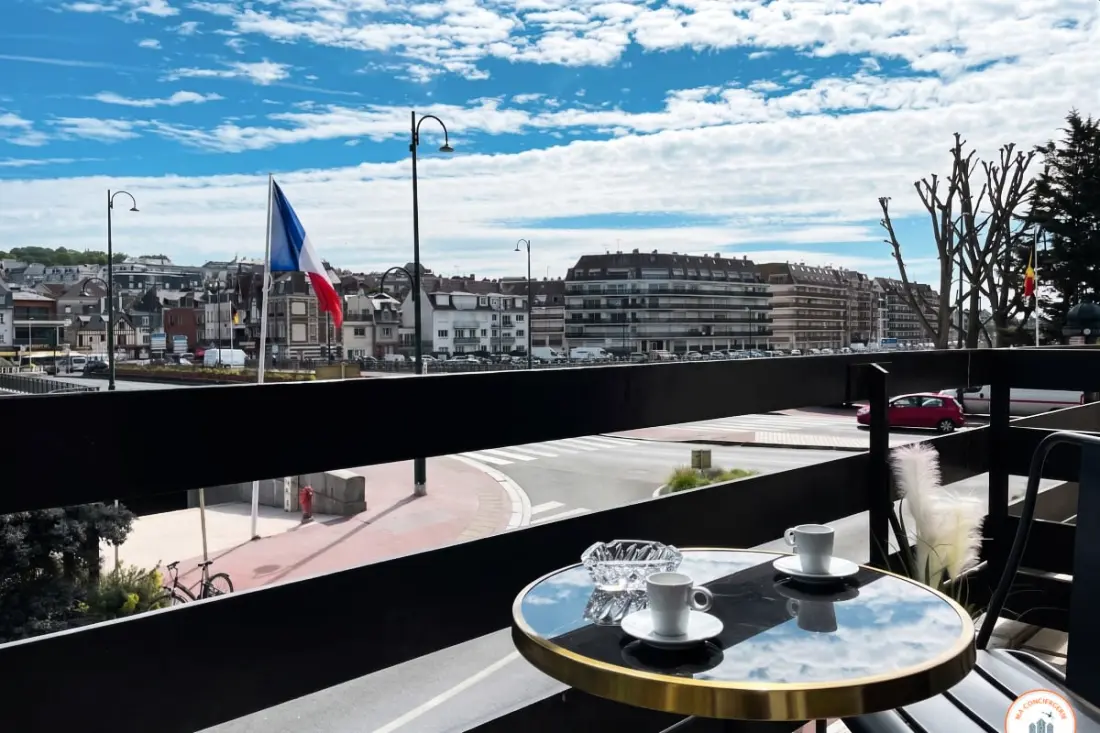 Elegance - Degaged view - Balcony - Parkolás