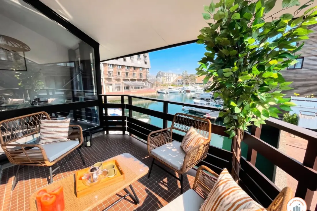 Cherry Times - Terrace, Beach és Marina