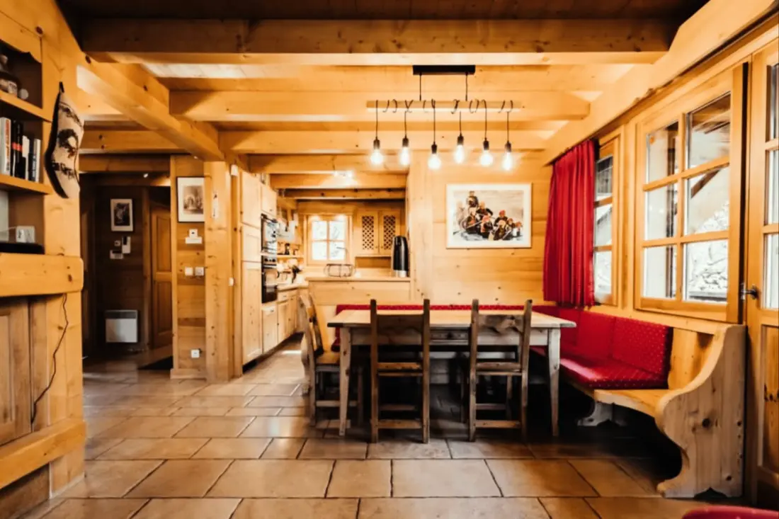 Chalet a balkonokkal a fél negyedben